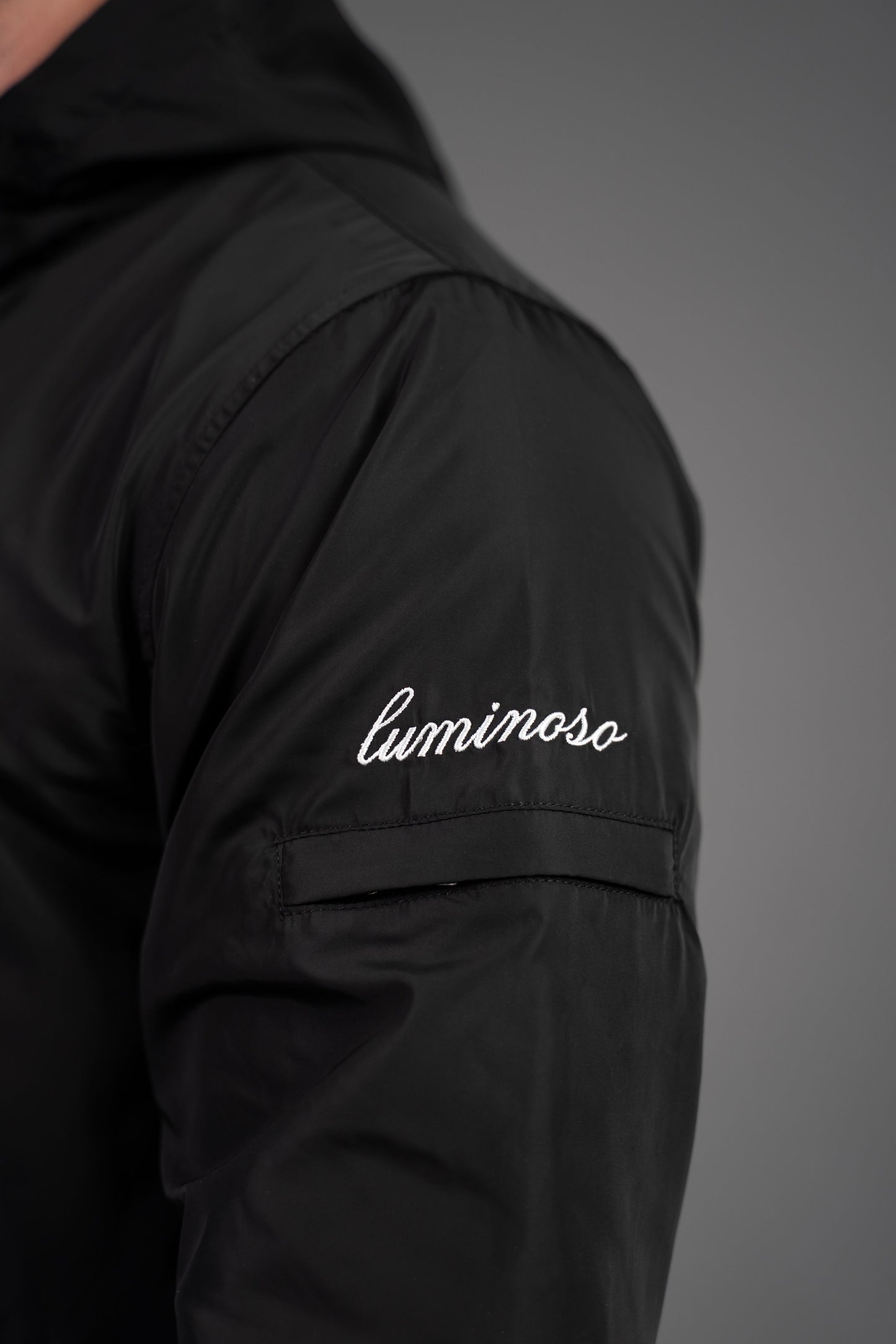 Signature WindBreaker Charcoal Black